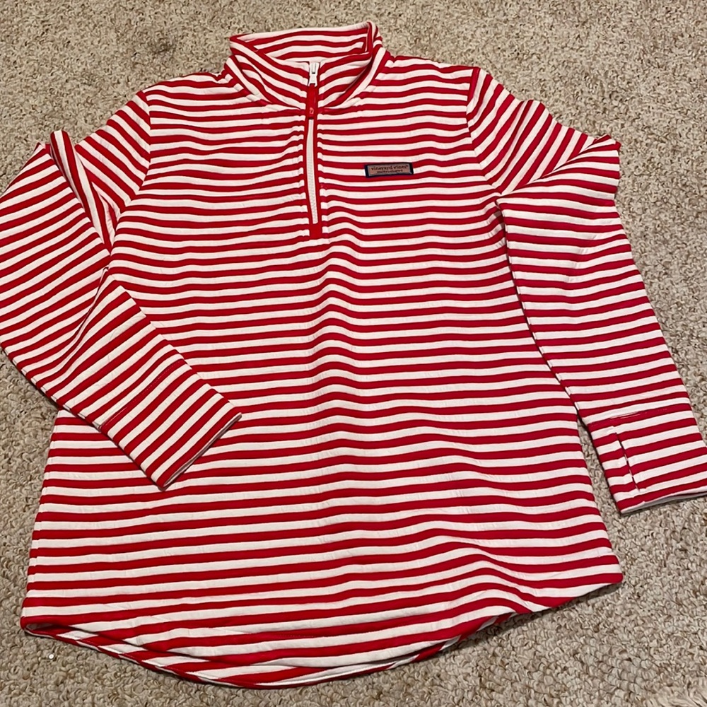 Vineyard Vines 1/4 zip sweatshirt. Women’s size small. New, never worn. No tags.